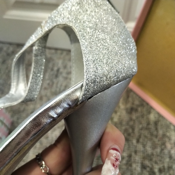 9 NWT Diva Lounge Lorane silver glitter strappy stiletto heels cut out zipper - Picture 3 of 10